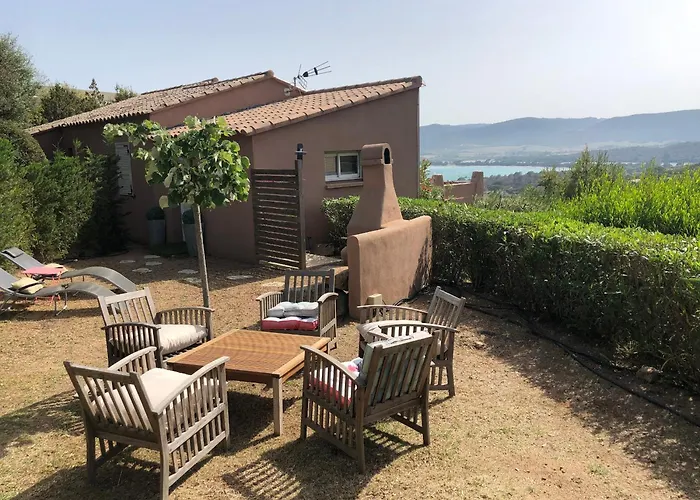 Residence Bellavista à Santa Giulia, proche de la plage et vue mer